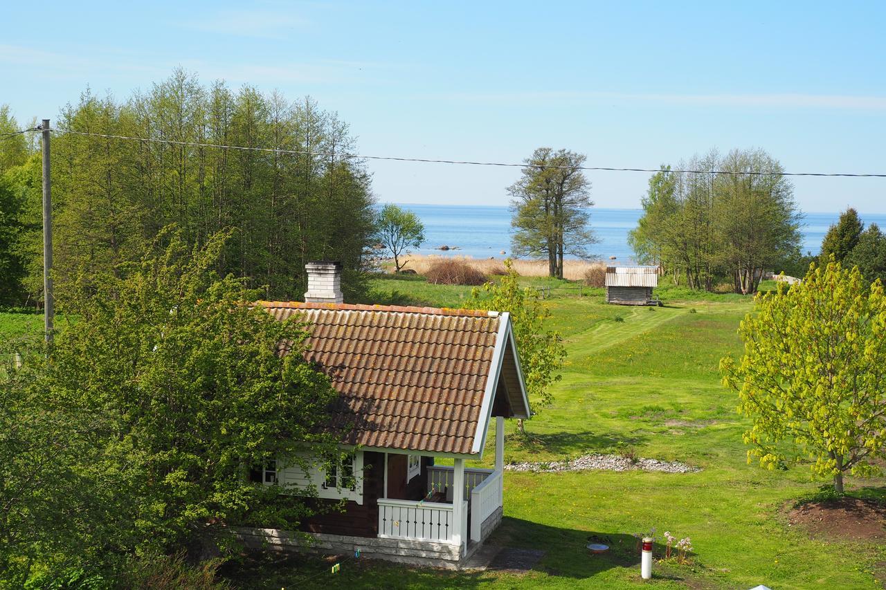 Leesi Puhkemaja Guest House Exterior foto